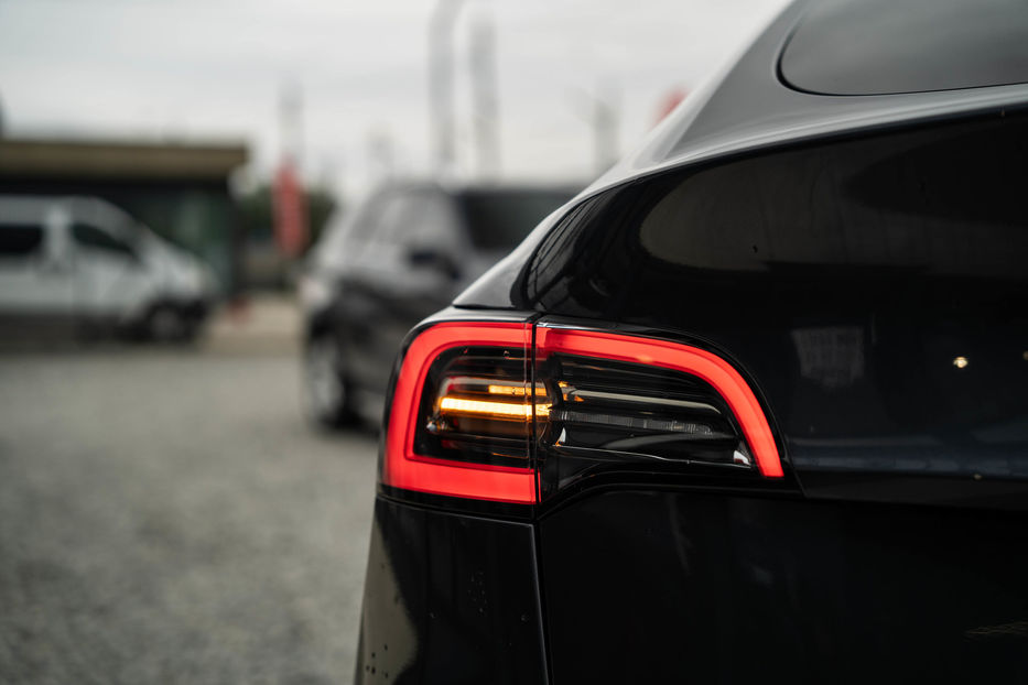 Продам Tesla Model Y Performance 2021 года в Черновцах
