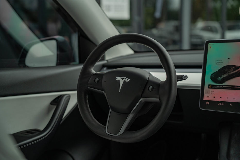 Продам Tesla Model Y Performance 2021 года в Черновцах