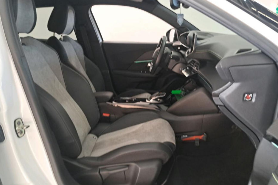 Продам Peugeot 2008 GT EV 50 KW авто в дорозі  2020 года в Львове