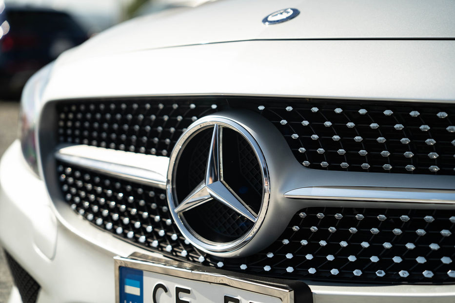 Продам Mercedes-Benz C-Class 300 2016 года в Черновцах
