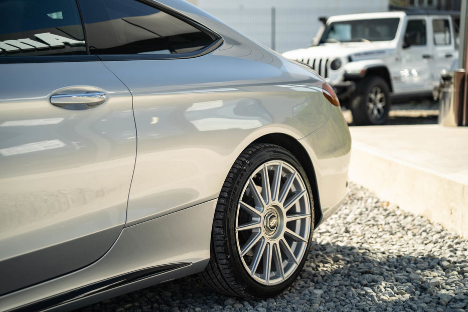 Продам Mercedes-Benz C-Class 300 2016 года в Черновцах