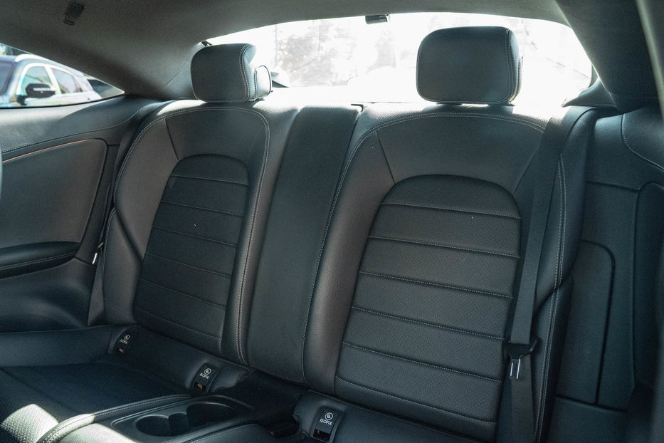 Продам Mercedes-Benz C-Class 300 2016 года в Черновцах