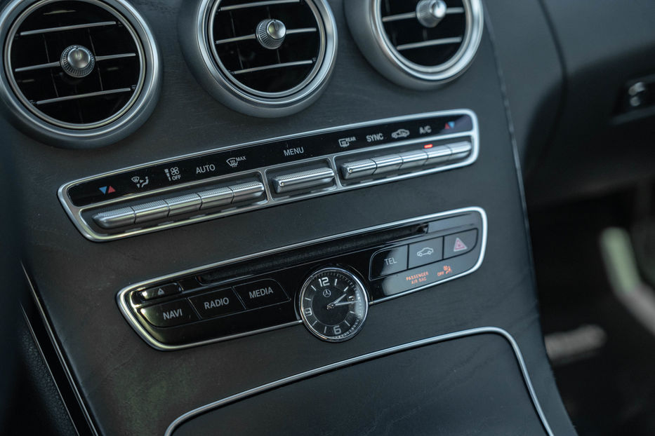 Продам Mercedes-Benz C-Class 300 2016 года в Черновцах