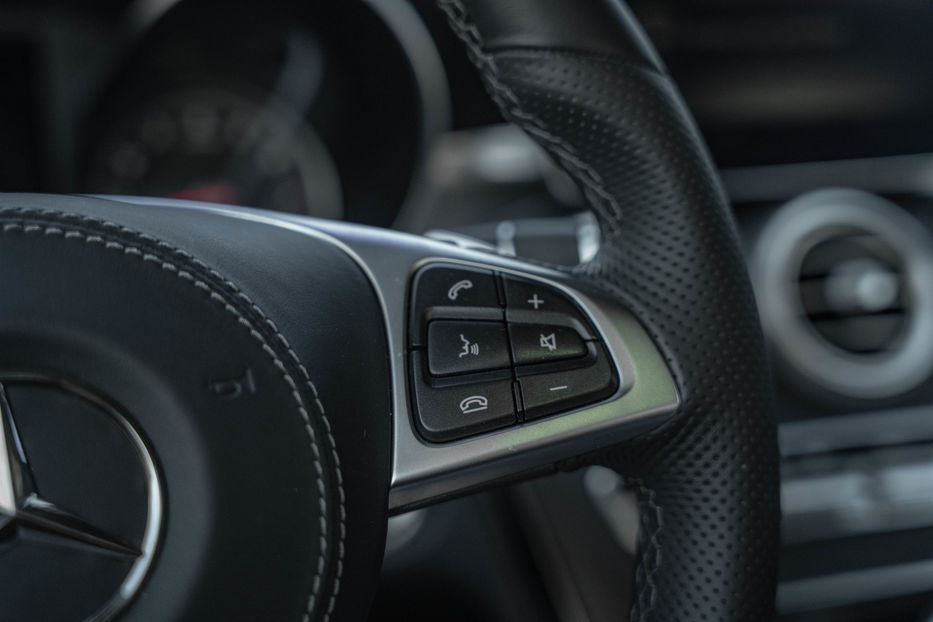 Продам Mercedes-Benz C-Class 300 2016 года в Черновцах
