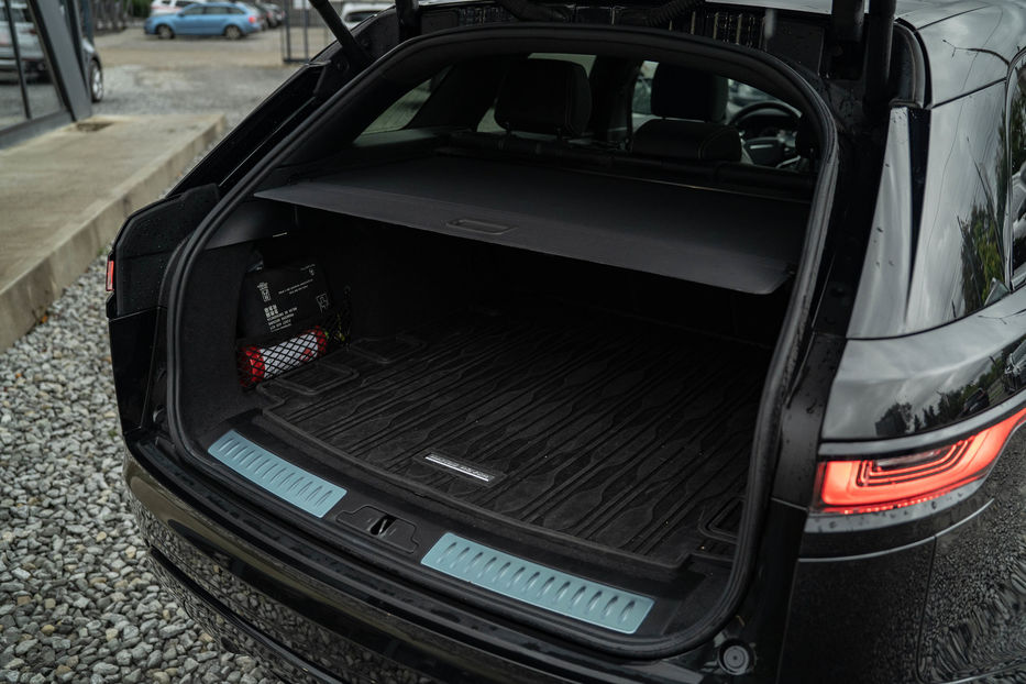 Продам Land Rover Range Rover Velar R-Dynamic S 2022 года в Черновцах