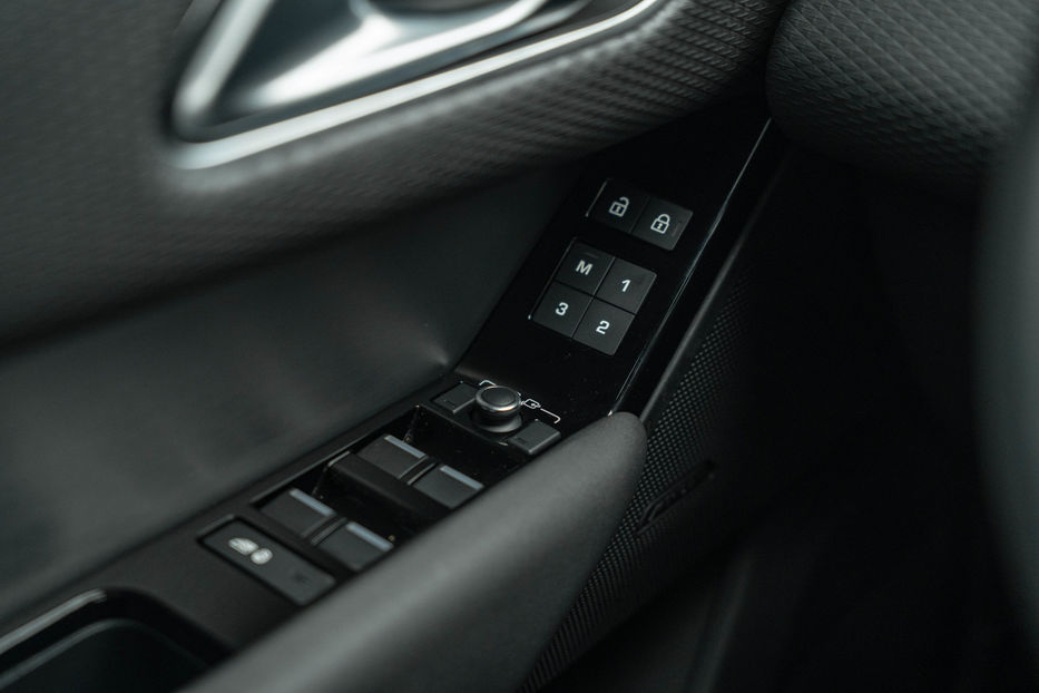 Продам Land Rover Range Rover Velar R-Dynamic S 2022 года в Черновцах