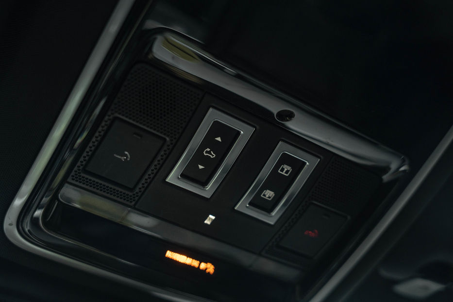 Продам Land Rover Range Rover Velar R-Dynamic S 2022 года в Черновцах