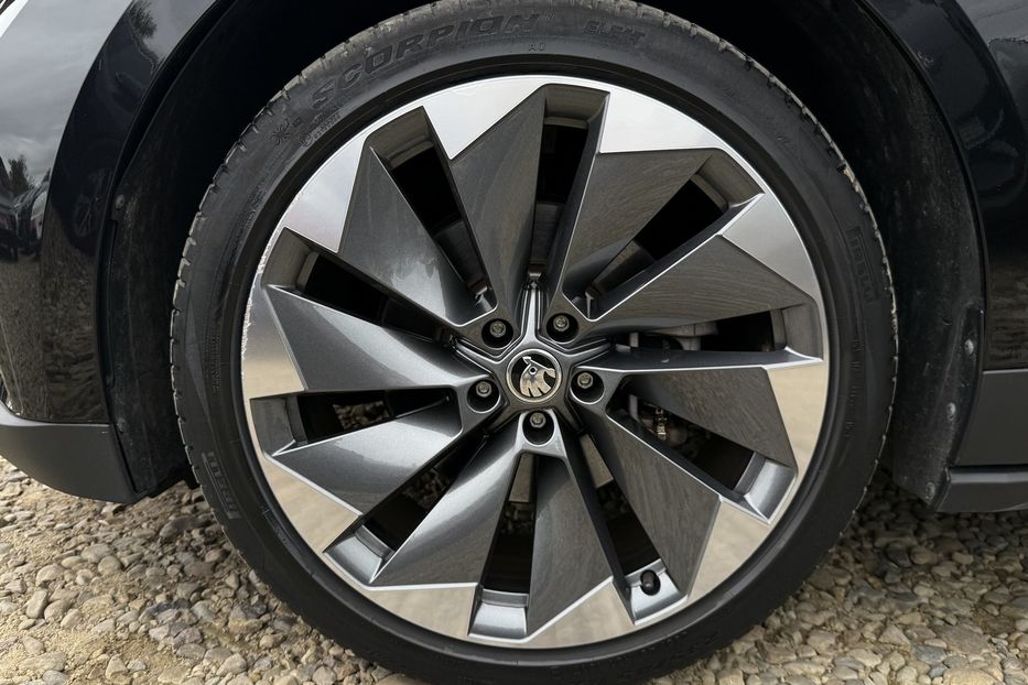 Продам Skoda 100  Enyaq iV 60 62kWh (180 к.с.) 2022 года в Львове