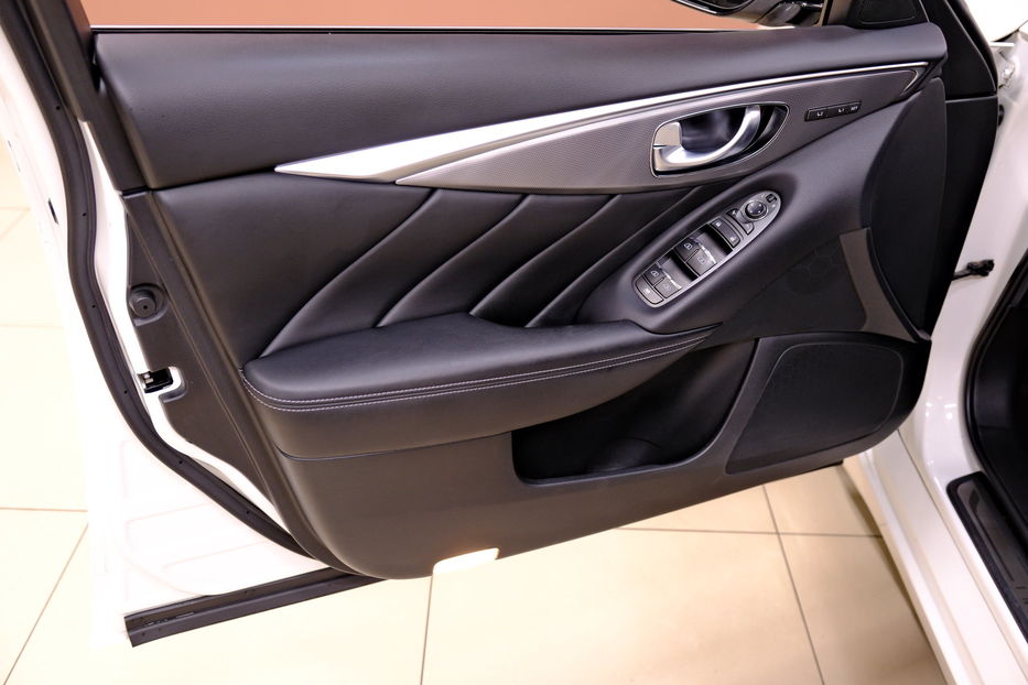 Продам Infiniti Q50 2.2d 2015 года в Одессе