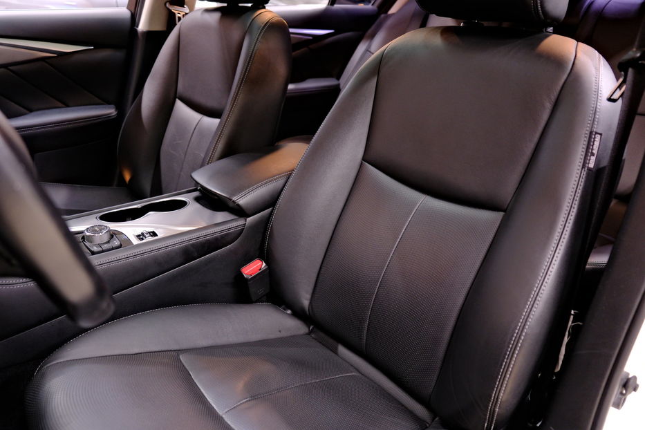 Продам Infiniti Q50 2.2d 2015 года в Одессе