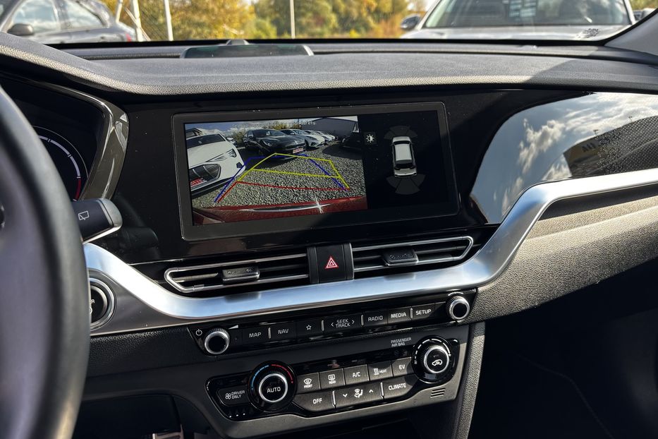 Продам Kia Niro 64 кВт  авто у Львові  2020 года в Львове