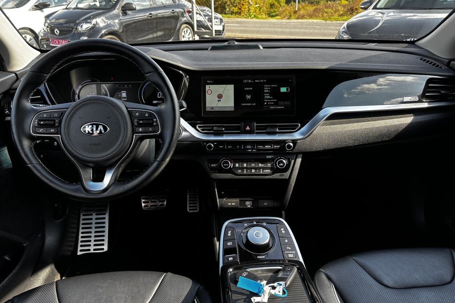 Продам Kia Niro 64 кВт  авто у Львові  2020 года в Львове