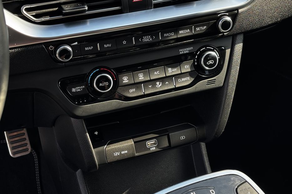 Продам Kia Niro 64 кВт  авто у Львові  2020 года в Львове