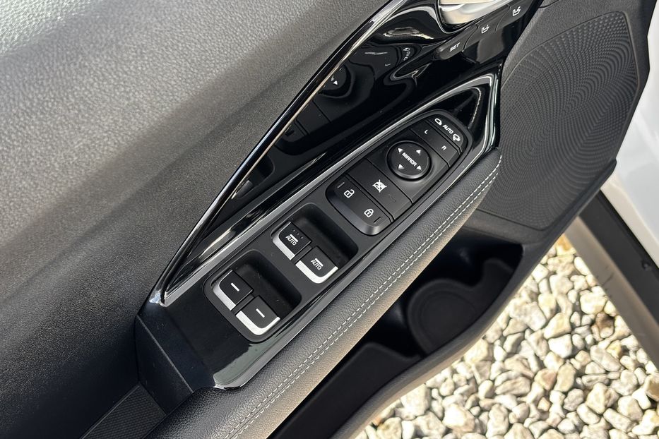 Продам Kia Niro 64квт авто у Львові 2020 года в Львове