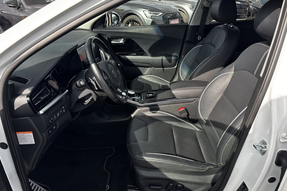 Продам Kia Niro 64квт авто у Львові 2020 года в Львове