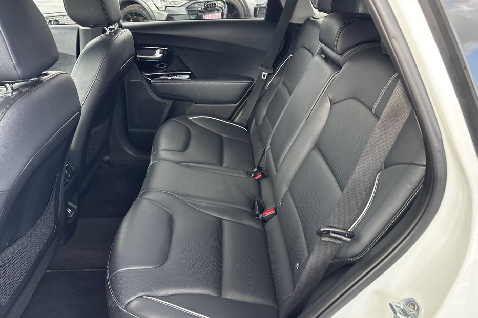 Продам Kia Niro 64квт авто у Львові 2020 года в Львове