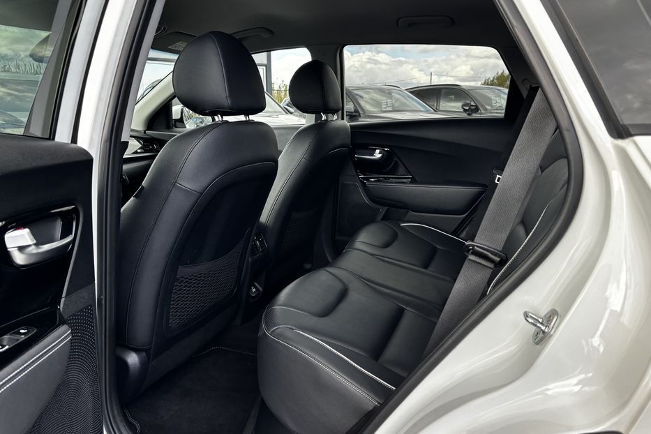 Продам Kia Niro 64квт авто у Львові 2020 года в Львове