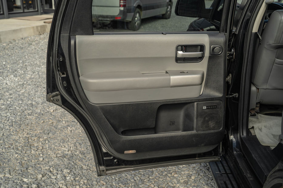 Продам Toyota Sequoia 2008 года в Черновцах