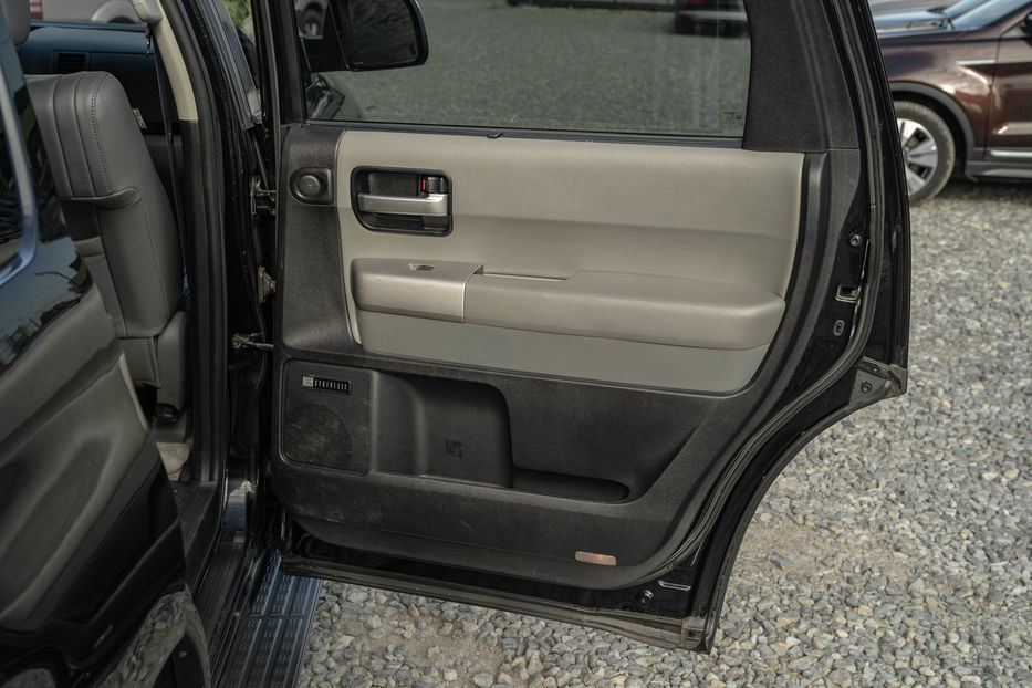 Продам Toyota Sequoia 2008 года в Черновцах