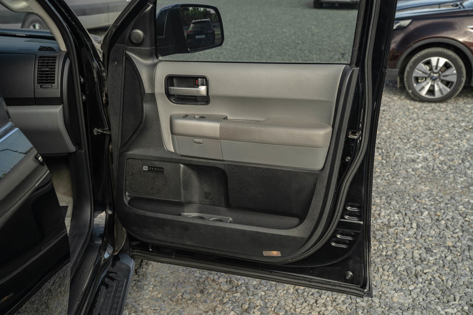 Продам Toyota Sequoia 2008 года в Черновцах