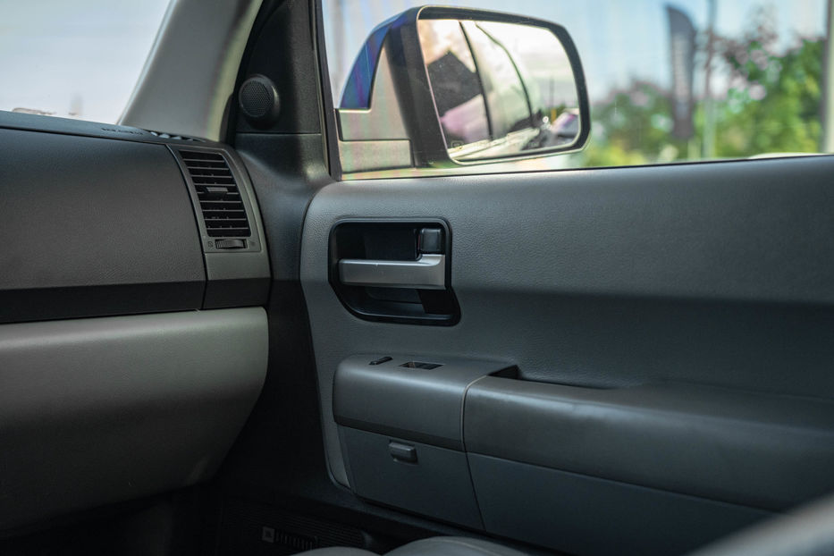 Продам Toyota Sequoia 2008 года в Черновцах
