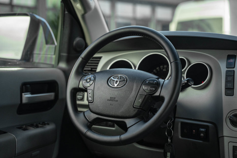 Продам Toyota Sequoia 2008 года в Черновцах