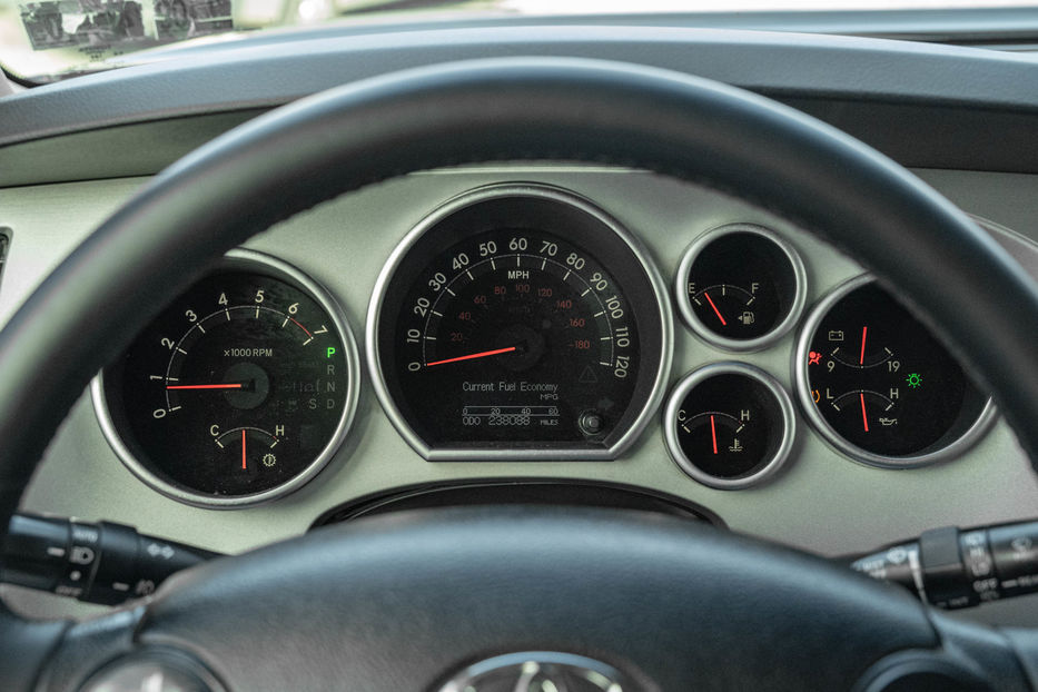 Продам Toyota Sequoia 2008 года в Черновцах