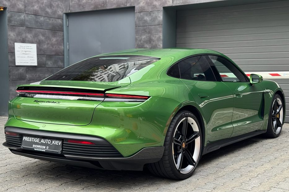 Продам Porsche Taycan Turbo S 2022 года в Киеве