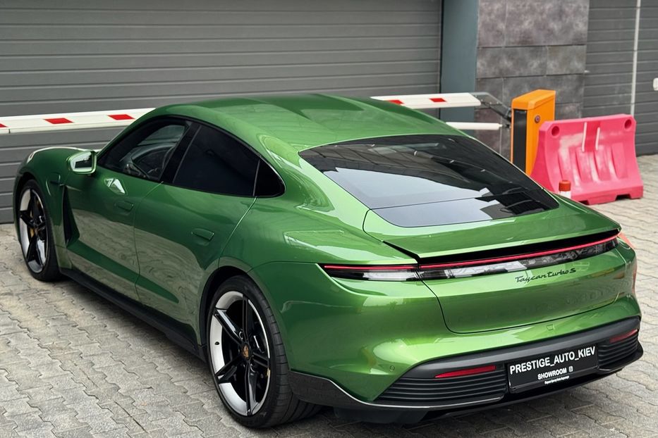 Продам Porsche Taycan Turbo S 2022 года в Киеве