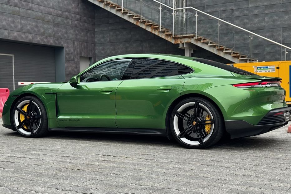 Продам Porsche Taycan Turbo S 2022 года в Киеве