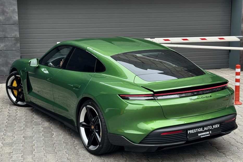 Продам Porsche Taycan Turbo S 2022 года в Киеве