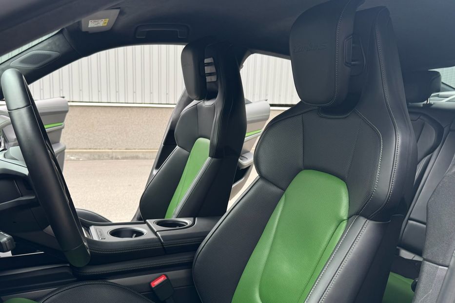 Продам Porsche Taycan Turbo S 2022 года в Киеве