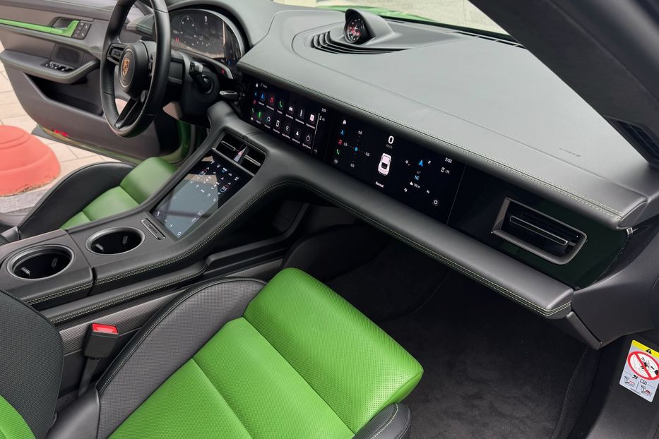Продам Porsche Taycan Turbo S 2022 года в Киеве