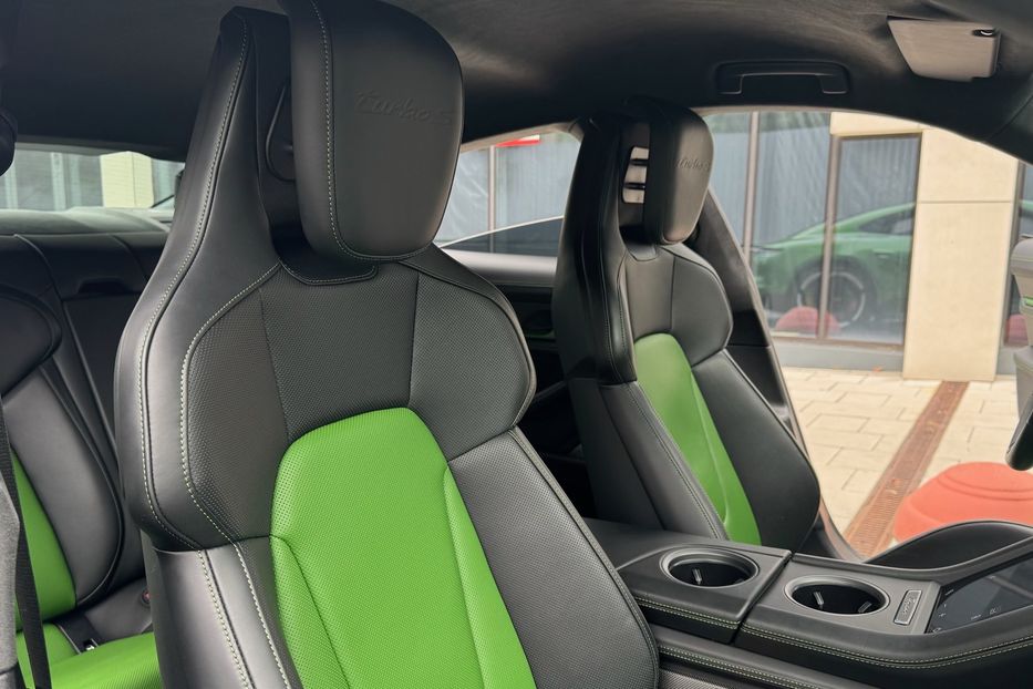Продам Porsche Taycan Turbo S 2022 года в Киеве