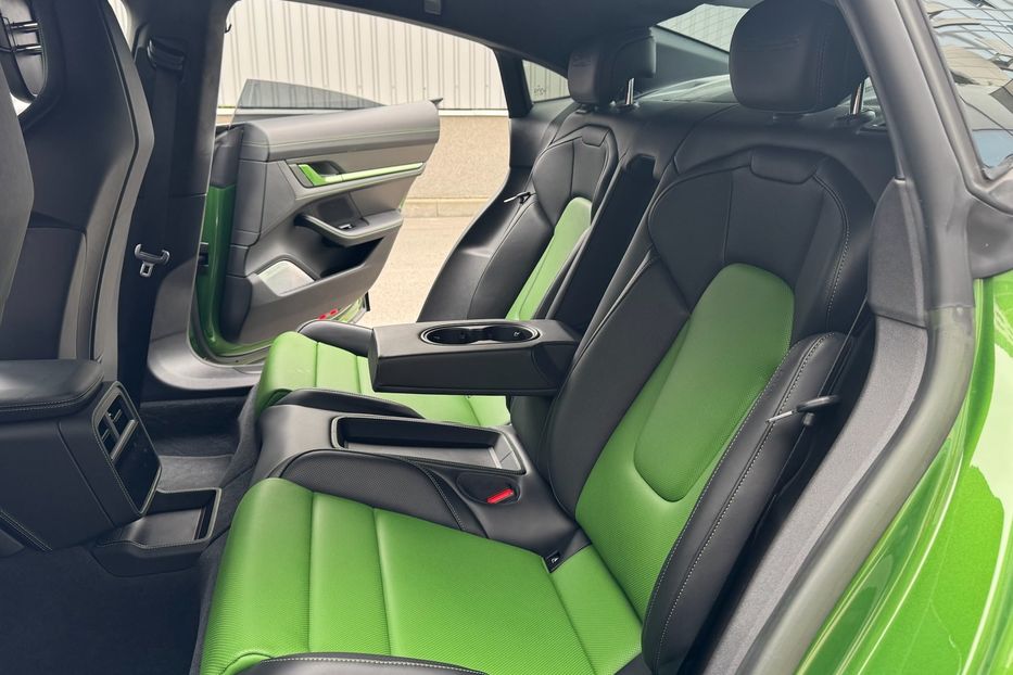 Продам Porsche Taycan Turbo S 2022 года в Киеве