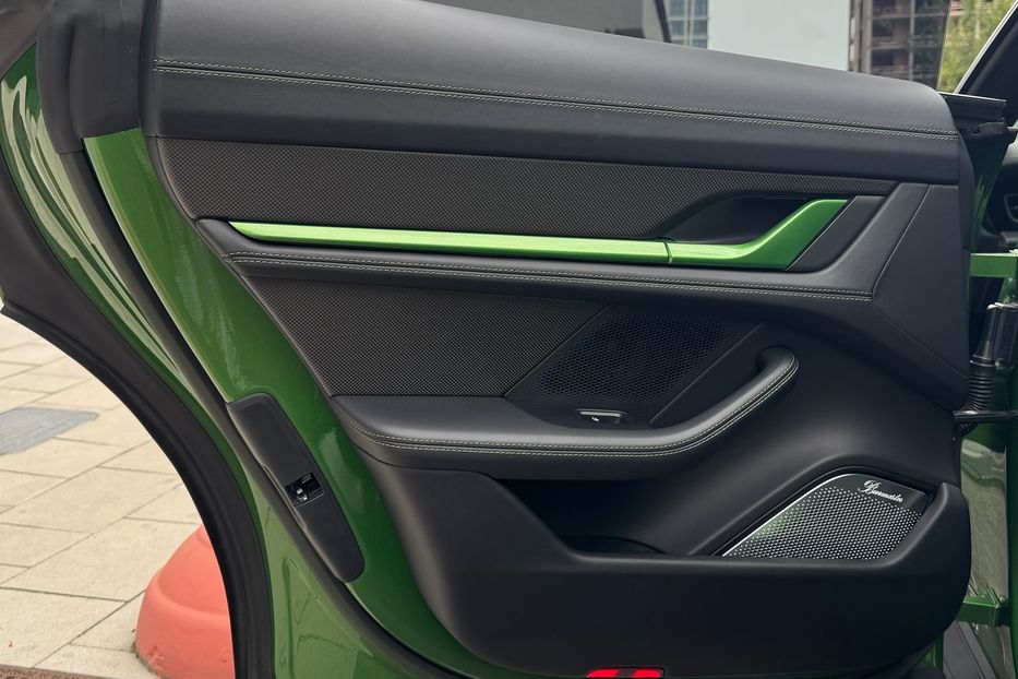 Продам Porsche Taycan Turbo S 2022 года в Киеве