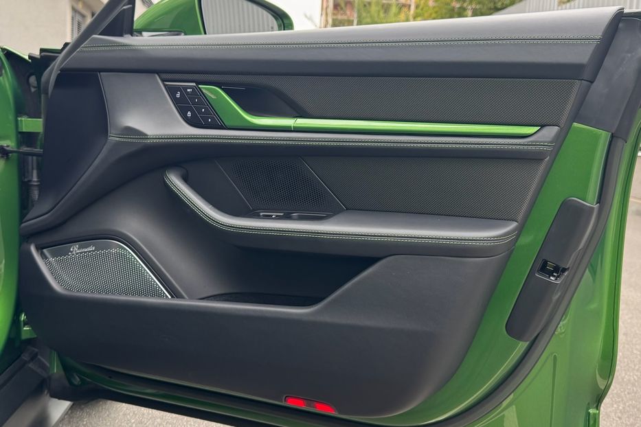 Продам Porsche Taycan Turbo S 2022 года в Киеве