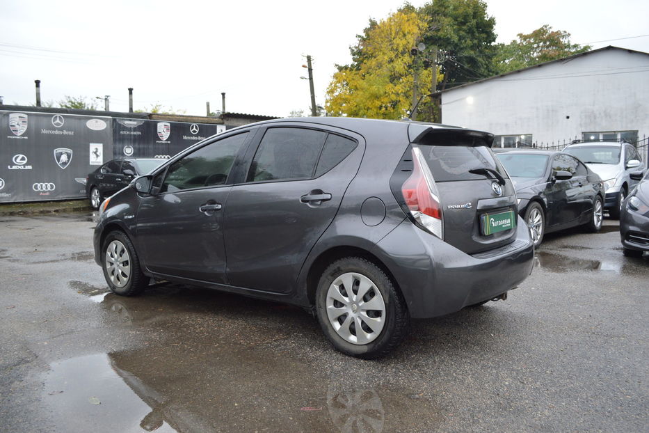 Продам Toyota Prius С 2012 года в Одессе