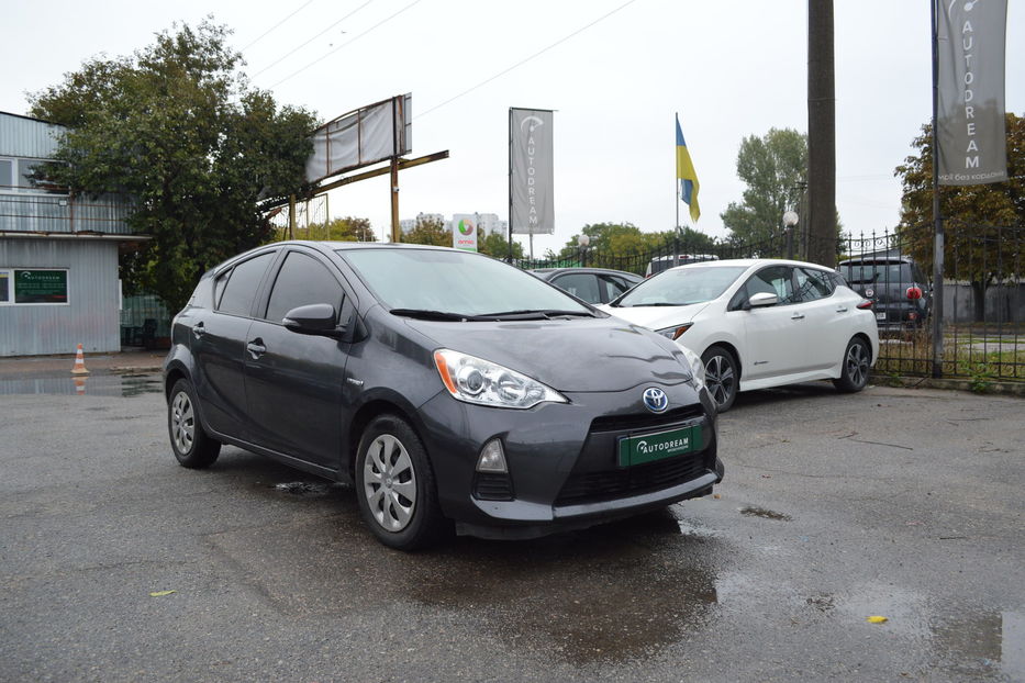 Продам Toyota Prius С 2012 года в Одессе