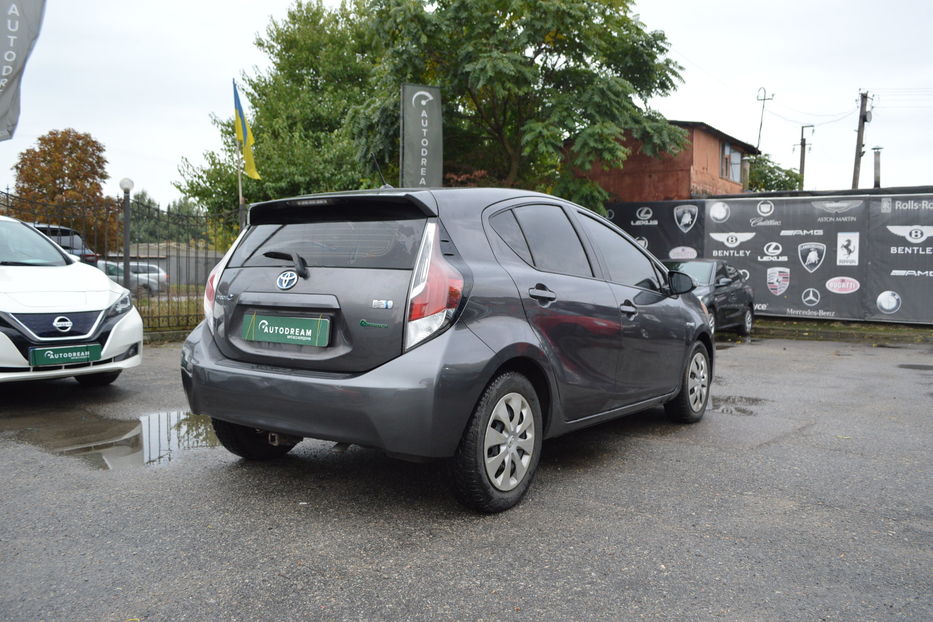 Продам Toyota Prius С 2012 года в Одессе