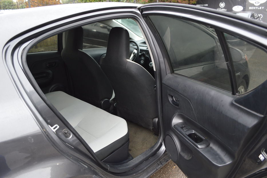 Продам Toyota Prius С 2012 года в Одессе