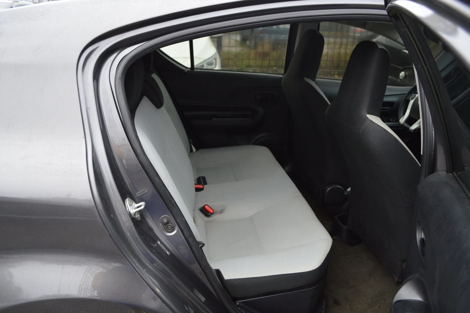 Продам Toyota Prius С 2012 года в Одессе