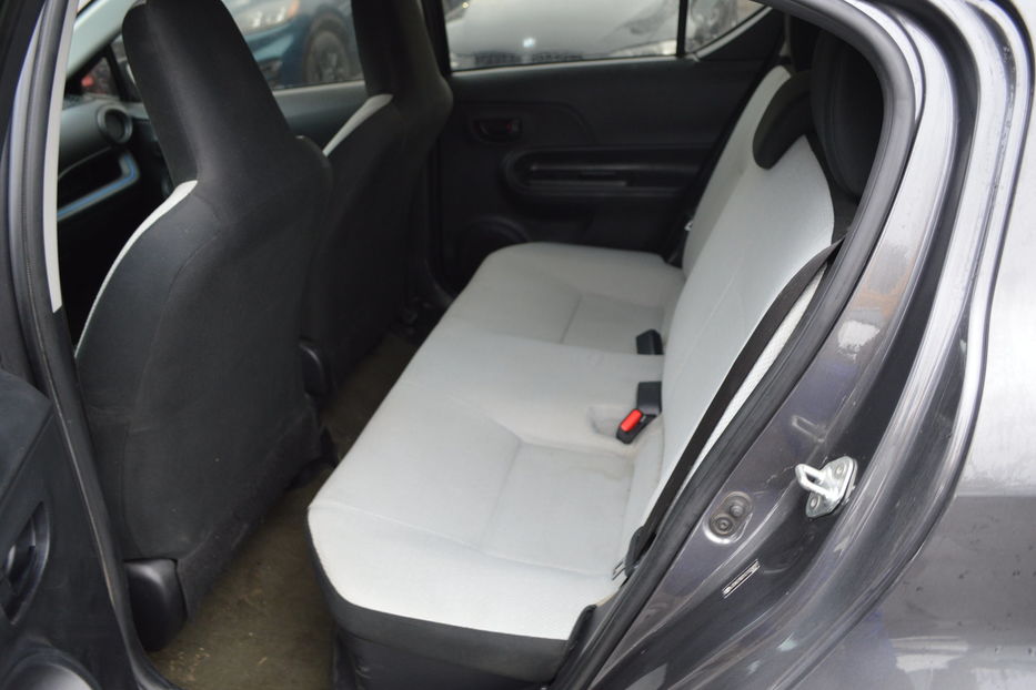 Продам Toyota Prius С 2012 года в Одессе