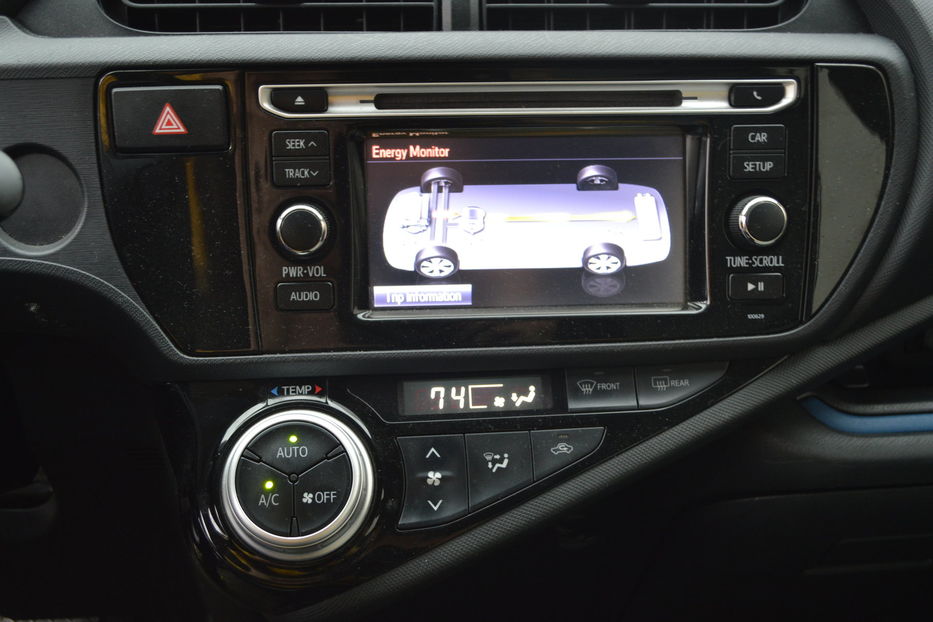 Продам Toyota Prius С 2012 года в Одессе