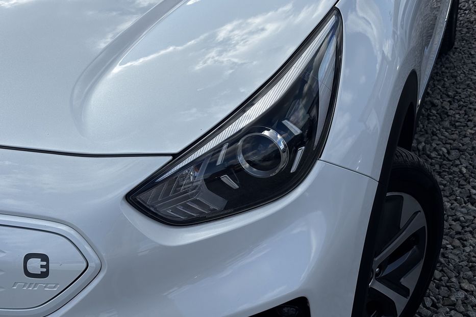 Продам Kia Niro 64 kwt 2021 года в Львове