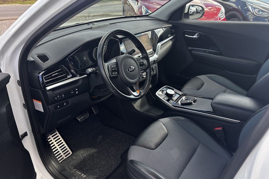 Продам Kia Niro 64 kwt 2021 года в Львове