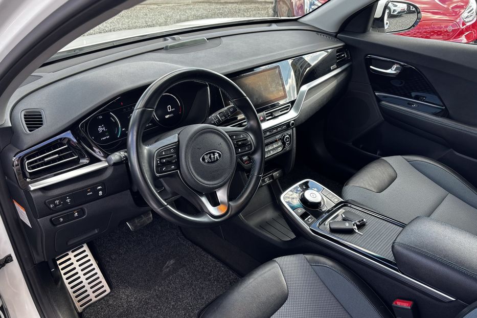 Продам Kia Niro 64 kwt 2021 года в Львове