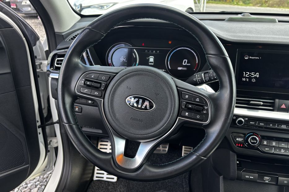 Продам Kia Niro 64 kwt 2021 года в Львове