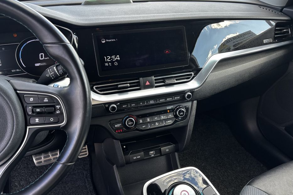 Продам Kia Niro 64 kwt 2021 года в Львове