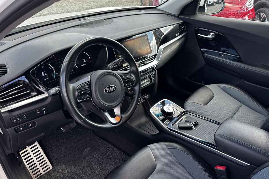 Продам Kia Niro 64 kwt 2021 года в Львове